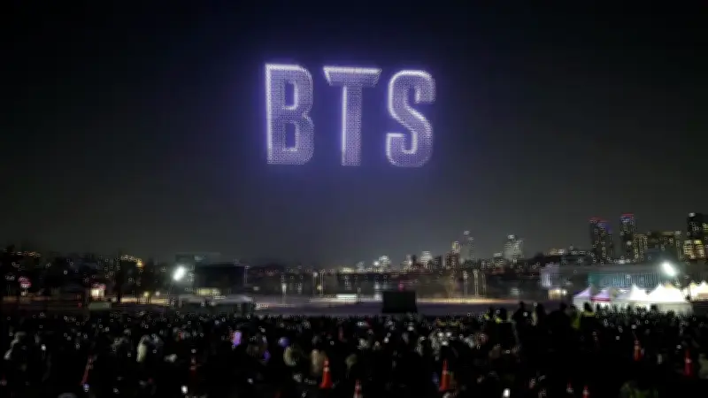 BTS lanza nuevo álbum antes de su esperado regreso como grupo completo