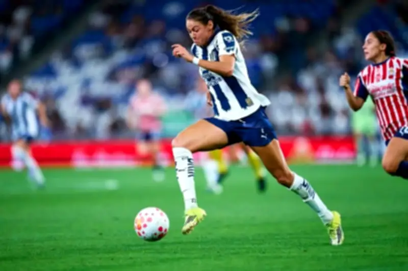 Burky busca igualar a Desiree como máxima goleadora histórica del fútbol femenil