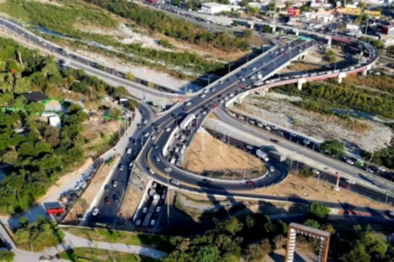 Cambian de ruta y despejan Fundidora: Nuevo plan para el transporte en Monterrey