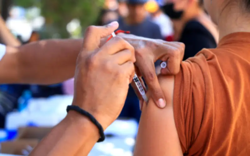 Campaña de vacunación reduce contagios de sarampión en México con 17.2 millones de dosis aplicadas