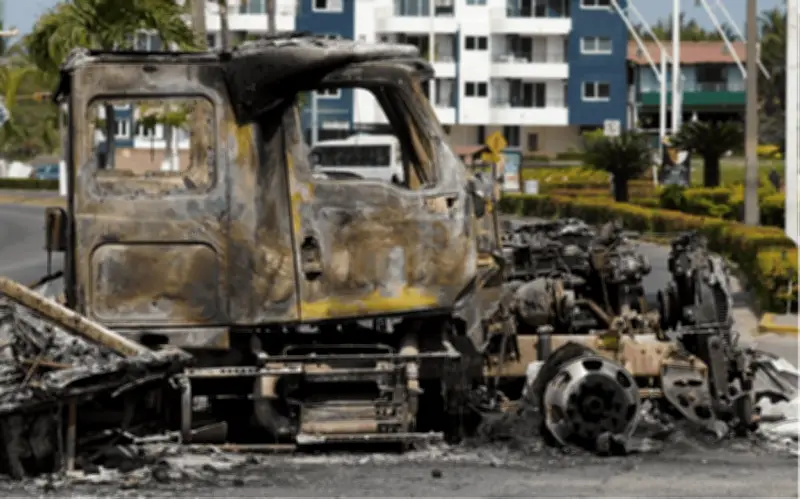 Canacar reporta al menos 200 tractocamiones atacados tras operativo contra 'El Mencho'