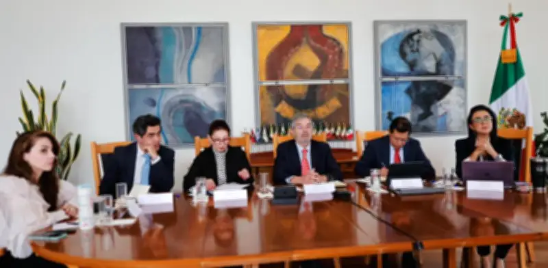 Canciller De la Fuente coordina con embajadores evacuación de mexicanos en Medio Oriente