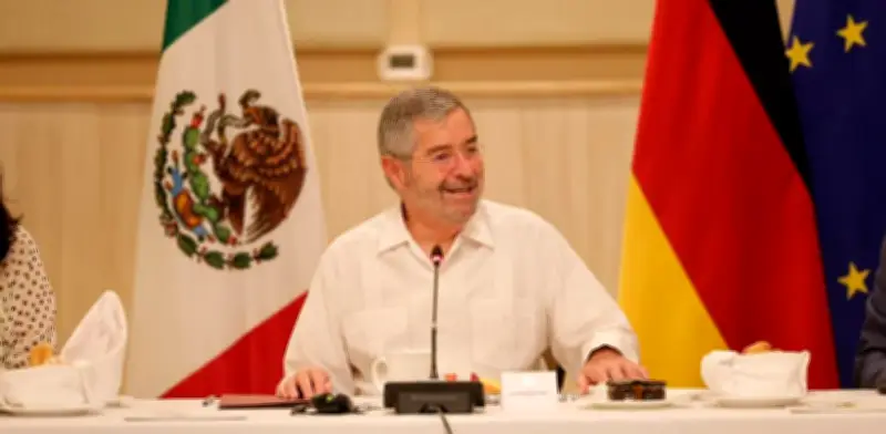 Canciller De la Fuente destaca rol de pymes alemanas en desarrollo industrial mexicano