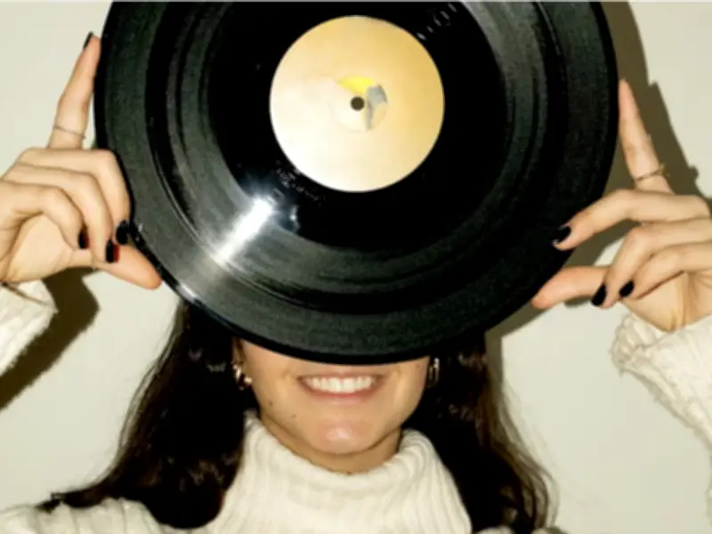 Canciones con nombre de mujer: Historias detrás de 'Clara', 'Yolanda' y otros éxitos musicales