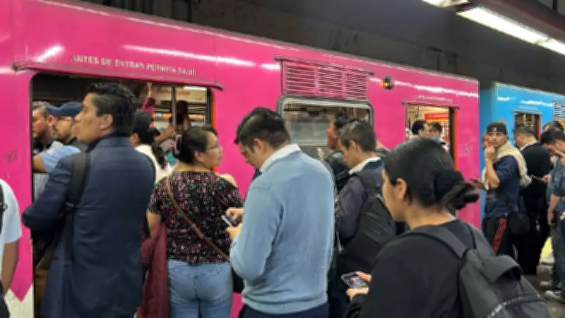 Caos en Línea 7 del Metro CDMX tras retiro de tren para revisión técnica