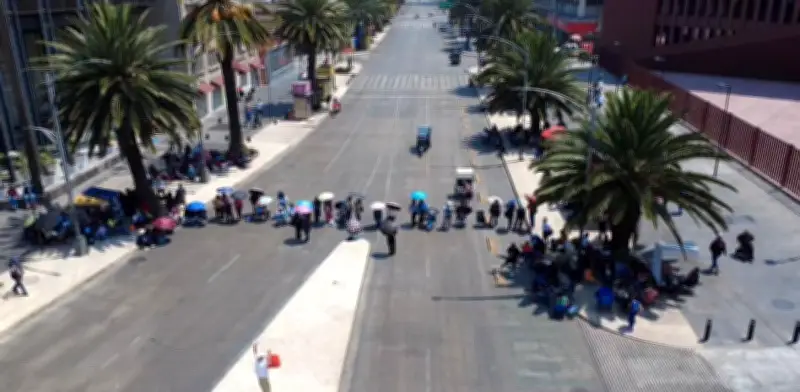 Caos vial en CDMX: Maestros de la CNTE bloquean Reforma y Bucareli en protesta