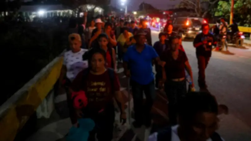 Caravana Migrante Génesis Avanza en Chiapas con 800 Personas Rumbo a CDMX