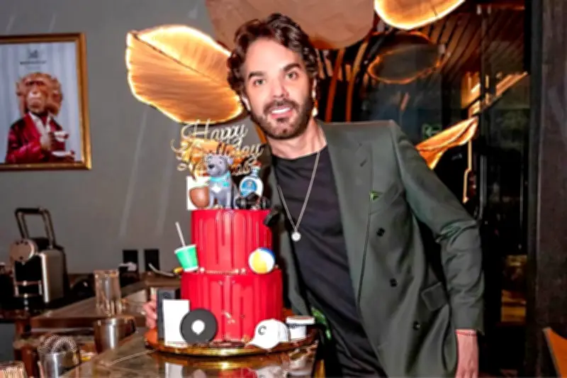 Carlos Athié celebra 39 años de vida con reflexiones y proyectos