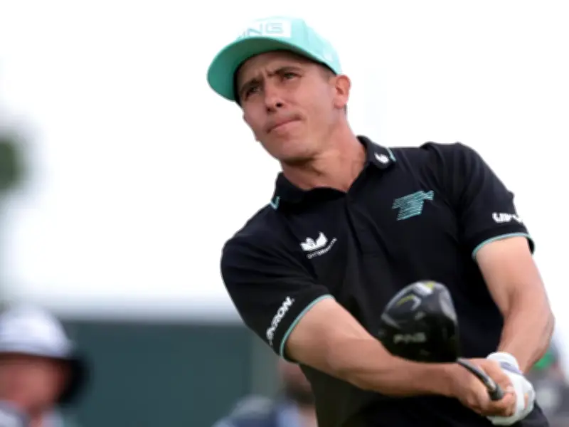 Carlos Ortiz pelea por Top 5 en LIV Golf Singapur mientras DeChambeau lidera