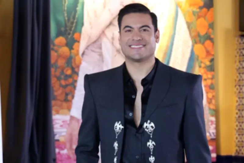 Carlos Rivera rinde homenaje a su padre con su nuevo álbum 'Vida' en México