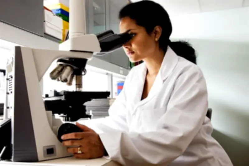 Casi la mitad de las mujeres en México gana hasta un salario mínimo