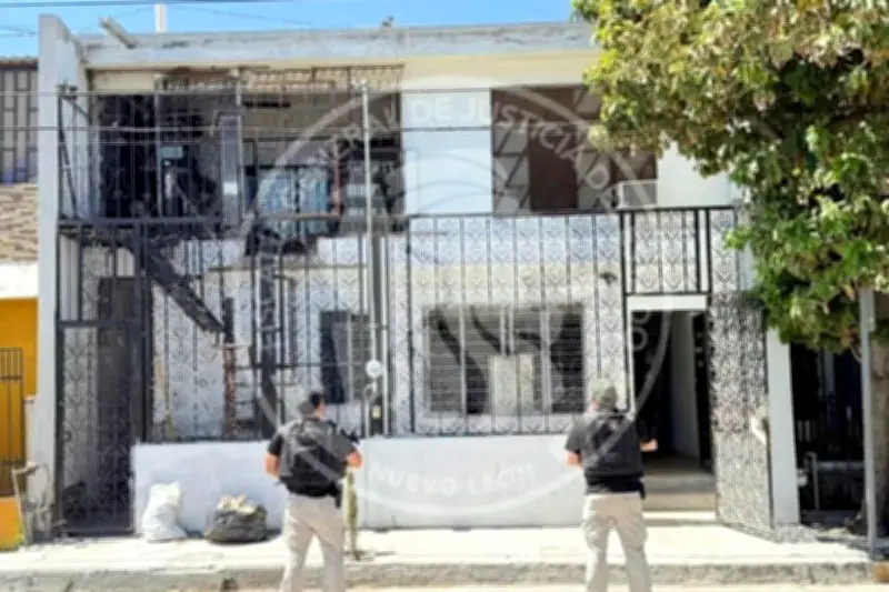 Catean casa de pareja involucrada en robos de vehículos de lujo en Nuevo León