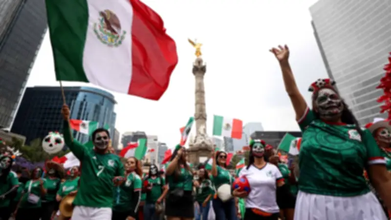 Catrinas Mundialistas Desfilan en CDMX en Festiva Caminata Rumbo al Mundial 2026