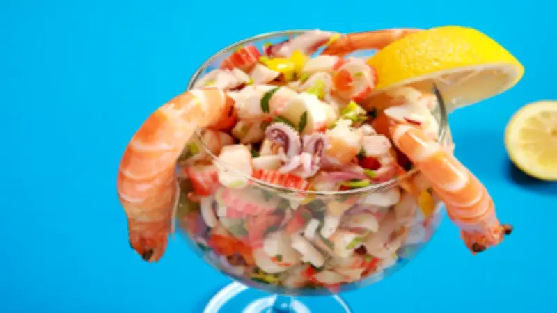 Cóctel de Mariscos para Semana Santa: Receta Fácil y Fresca para Preparar en Casa