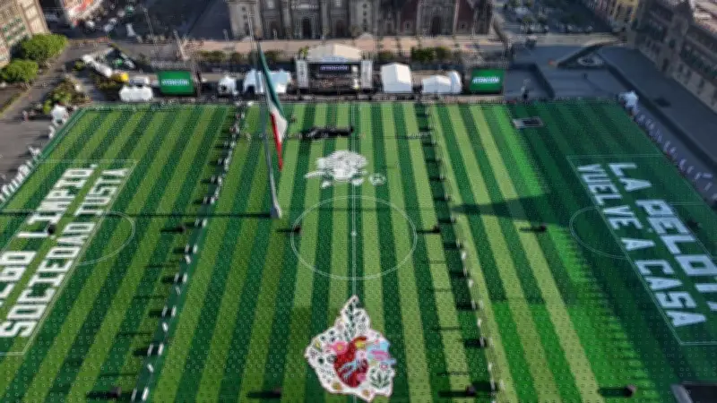CDMX establece récord Guinness con la clase de futbol más grande del mundo en el Zócalo