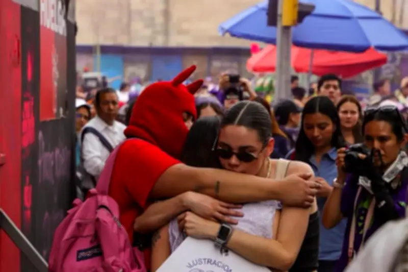 CDMX Registra 120 Mil Asistentes en la Marcha del 8M por los Derechos de las Mujeres