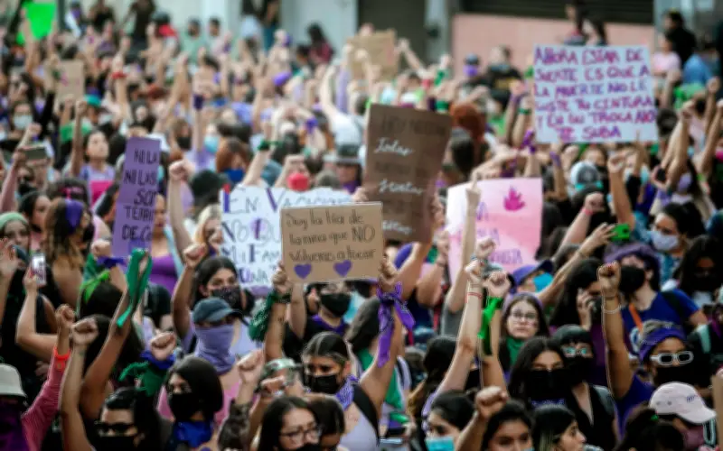 CDMX: Rutas alternas para el 8M 2026 ante cierres viales por marcha del Día de la Mujer