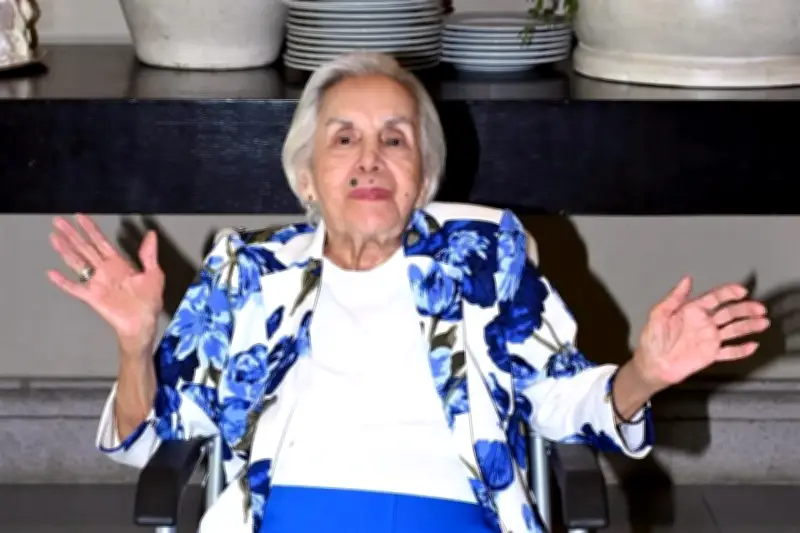 Celebración Familiar: Cumpleaños Reúne a la Familia Canales en un Evento Emotivo