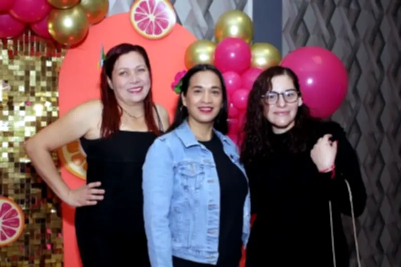 Celebran a las mujeres de marzo en emotiva reunión social