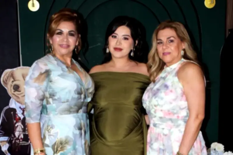 Celeste Contreras Anuncia Embarazo en Evento Social de Monterrey