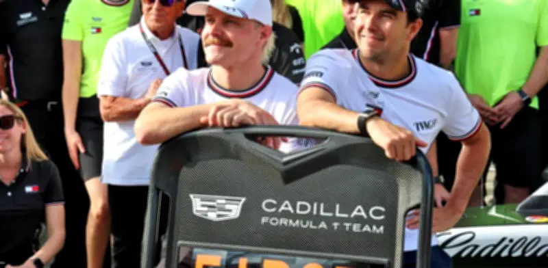 Checo Pérez y Cadillac enfrentan el caos del primer Sprint en China