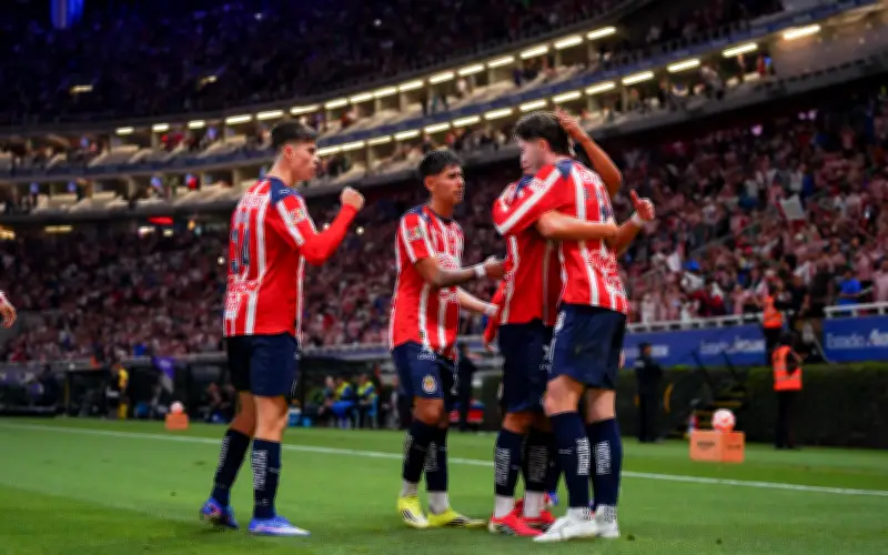 Chivas arrasa 5-0 a León y recupera el liderato del Clausura 2026