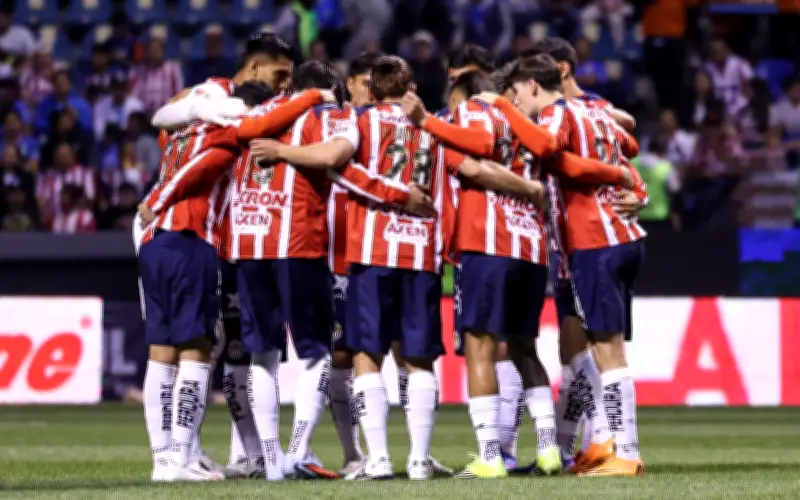 Chivas Enfrenta la Recta Final: Cuatro Partidos Clave para Definir su Campeonato