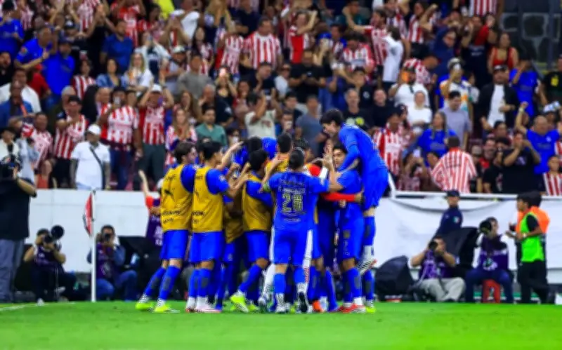 Chivas remonta con épica victoria 2-1 sobre Atlas en el Clásico Tapatío