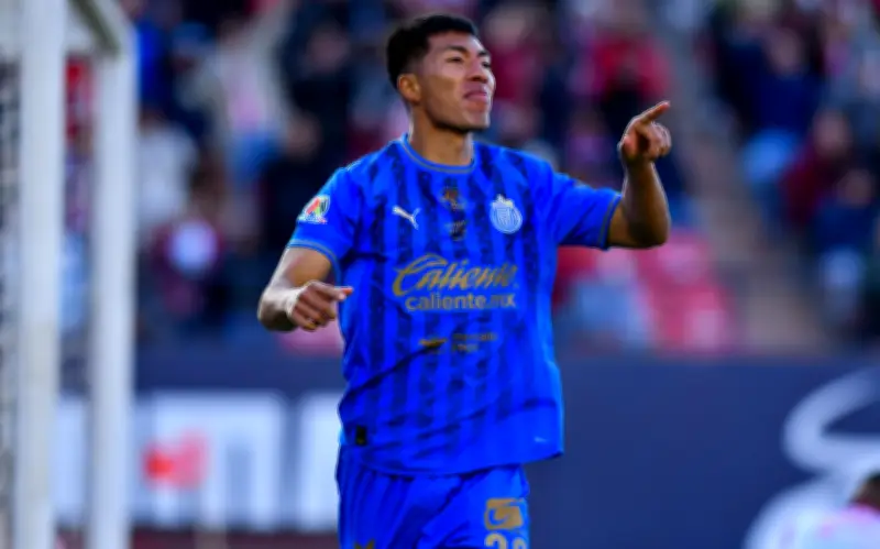 Chivas Renueva a Daniel Aguirre Hasta 2030: Un Pilar Defensivo para el Proyecto de Milito