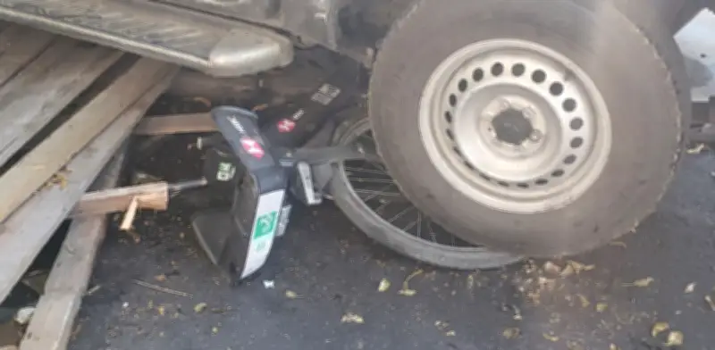 Ciclista sufre fracturas graves tras choque vehicular en la colonia Roma Sur