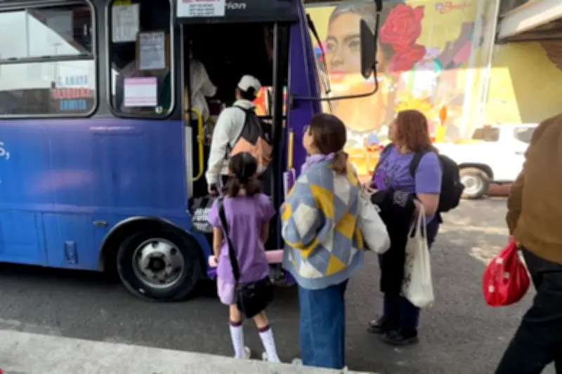 Cierran estaciones del Metro por marcha del 8M en Ciudad de México