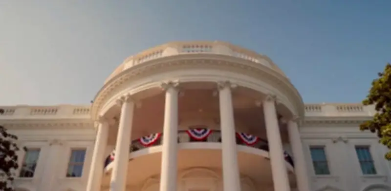 Cierran perímetro de la Casa Blanca tras choque contra barricada; conductor arrestado