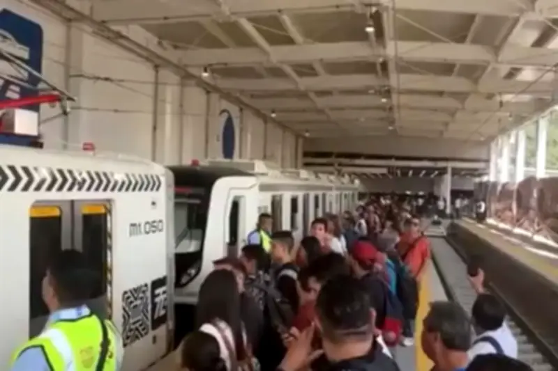 Cierran Tren Ligero en Taxqueña por mantenimiento; reapertura en un mes