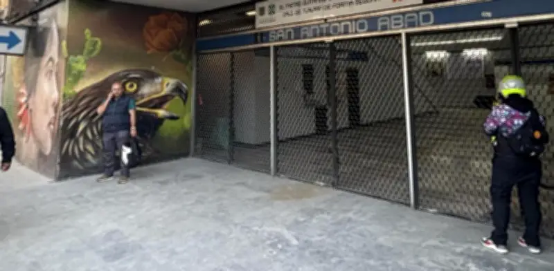 Cierre 'hasta nuevo aviso' de Metro San Antonio Abad desata furia entre usuarios de CDMX