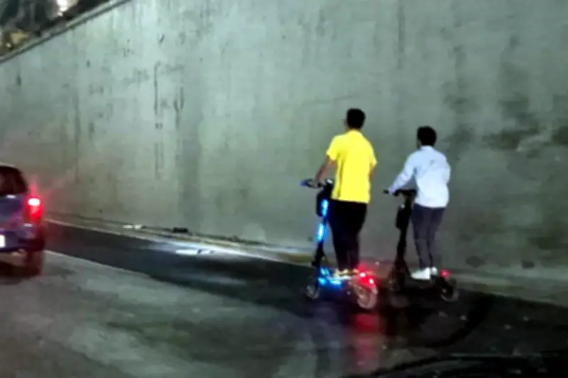 Ciudad de México impulsa movilidad sustentable con patinetas eléctricas en Calzada Madero