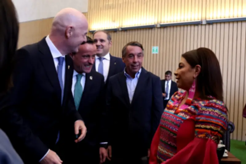 Clara Brugada e Infantino inauguran exposición 'Álbum Épico' previo al Mundial en CDMX