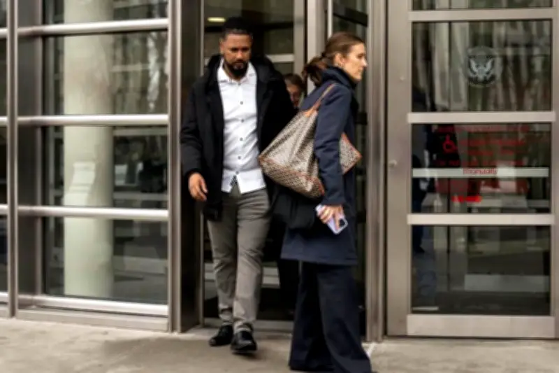 Clase y Ortiz sin salario durante investigación por presuntas irregularidades