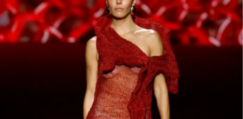 Claudia Álvarez brilla en su debut como modelo en la Semana de la Moda de Madrid