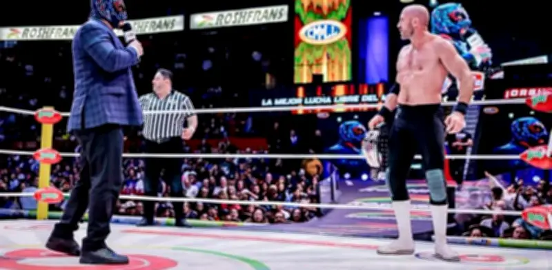 Claudio Castagnoli retiene el título mundial del CMLL y acepta reto de Hechicero