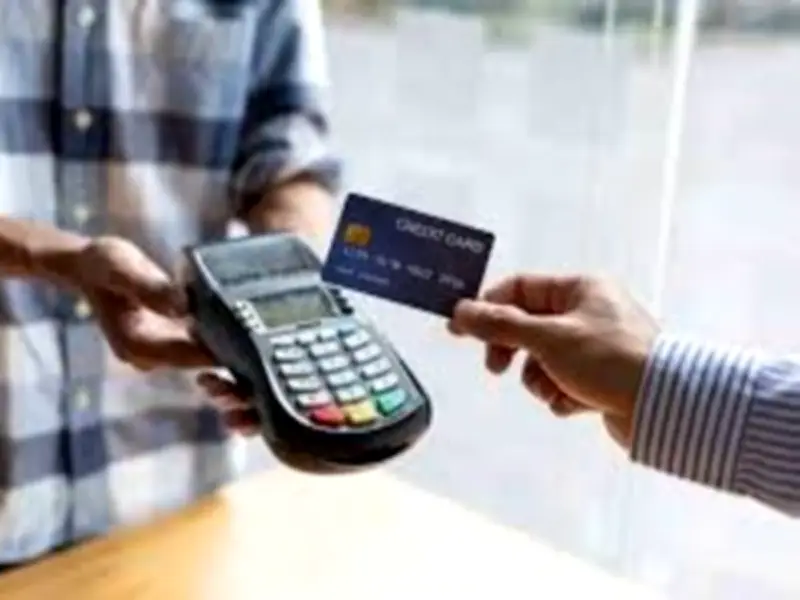 Cómo construir un historial crediticio sólido: más allá de tener una tarjeta