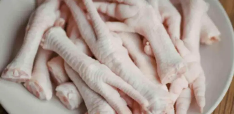 Cómo quitar la piel a las patitas de pollo: guía profesional paso a paso