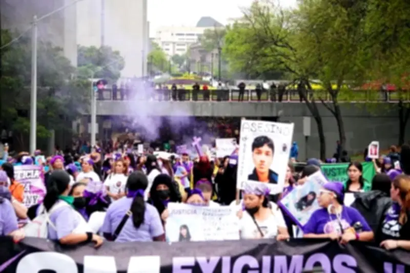 CNDH recibe tres quejas por presuntos abusos durante marcha del 8M en México