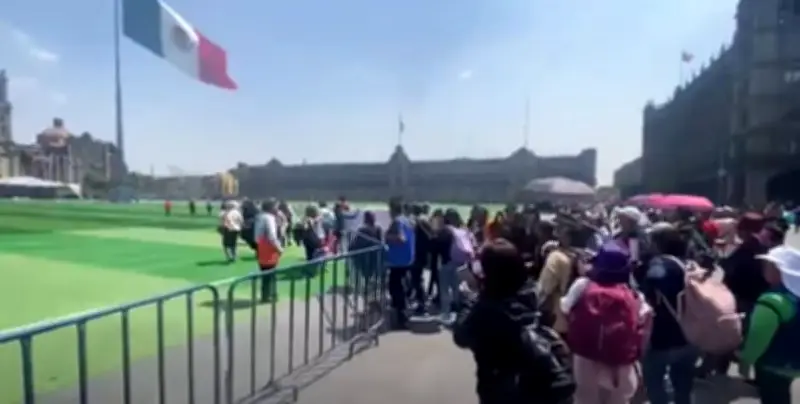 CNTE irrumpe en cancha del Zócalo: amenazan plantón si no resuelven demandas laborales