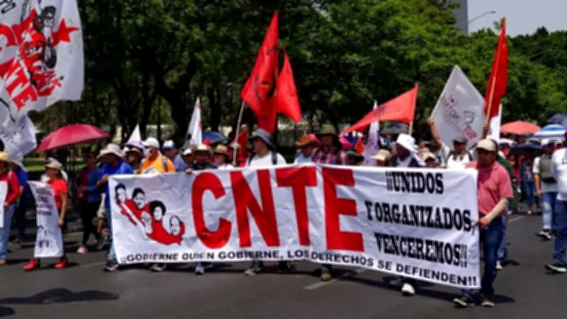 CNTE protesta frente a Embajada de Panamá en CDMX en apoyo a maestros despedidos