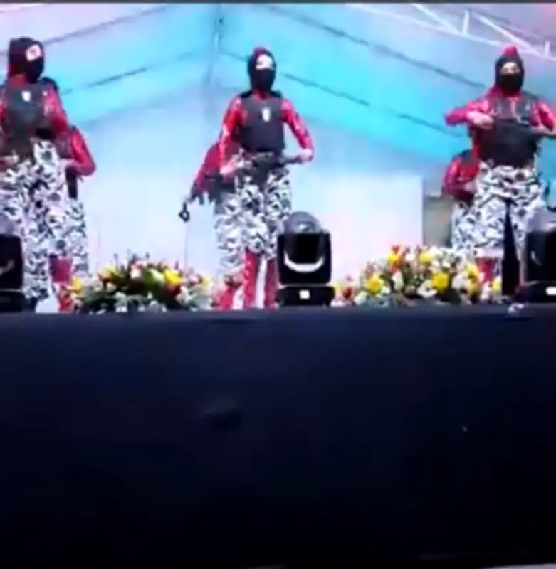 Cobaem censura coreografía estudiantil que critica violencia en Michoacán
