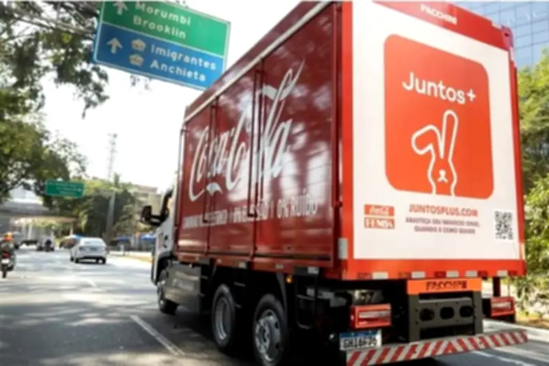 Coca-Cola FEMSA sortea la desaceleración en México con inversión estratégica