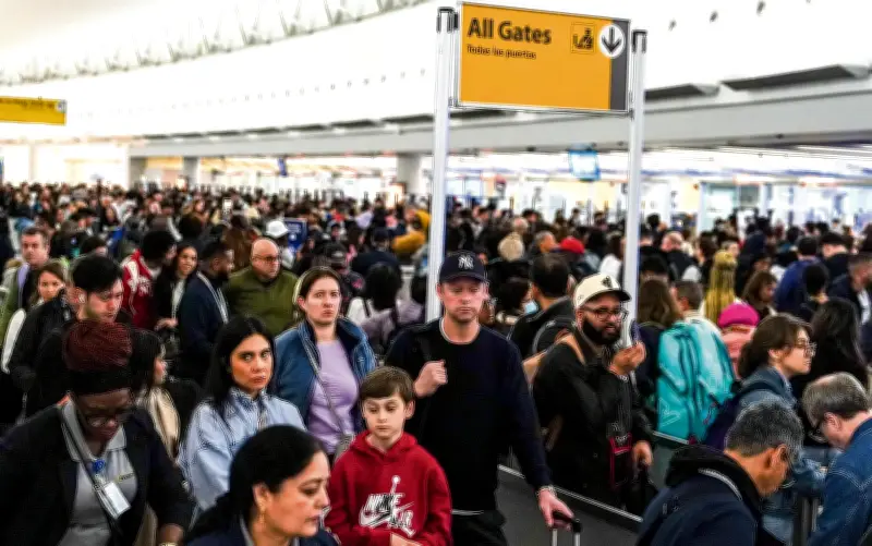 Colapsan Aeropuertos en EU: Trump Despliega ICE y Pide Apoyo Presupuestal