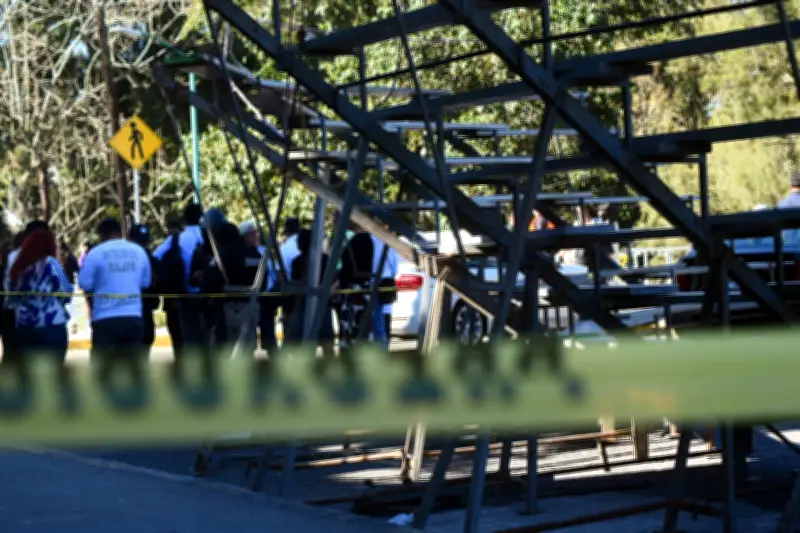 Colapsan gradas durante ceremonia de graduación en Universidad Veracruzana: 18 estudiantes heridos