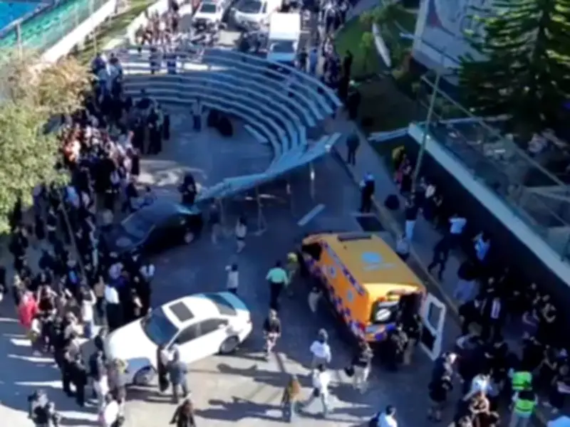 Colapso de gradas en fotografía UV Xalapa deja 18 lesionados; investigan responsabilidades