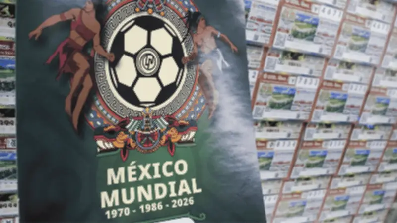 Coleccionista mexicano preserva tesoros históricos de los Mundiales de México 70 y 86